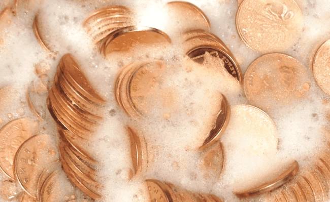 Чистить монеты с помощью мыла – первый этап очистки для всех металлических денег