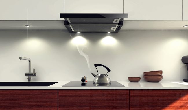 Кухонная вытяжка очищает воздух от запаха, дыма, смога