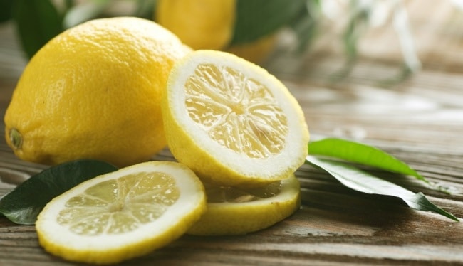 Лимон уберет неприятный запах